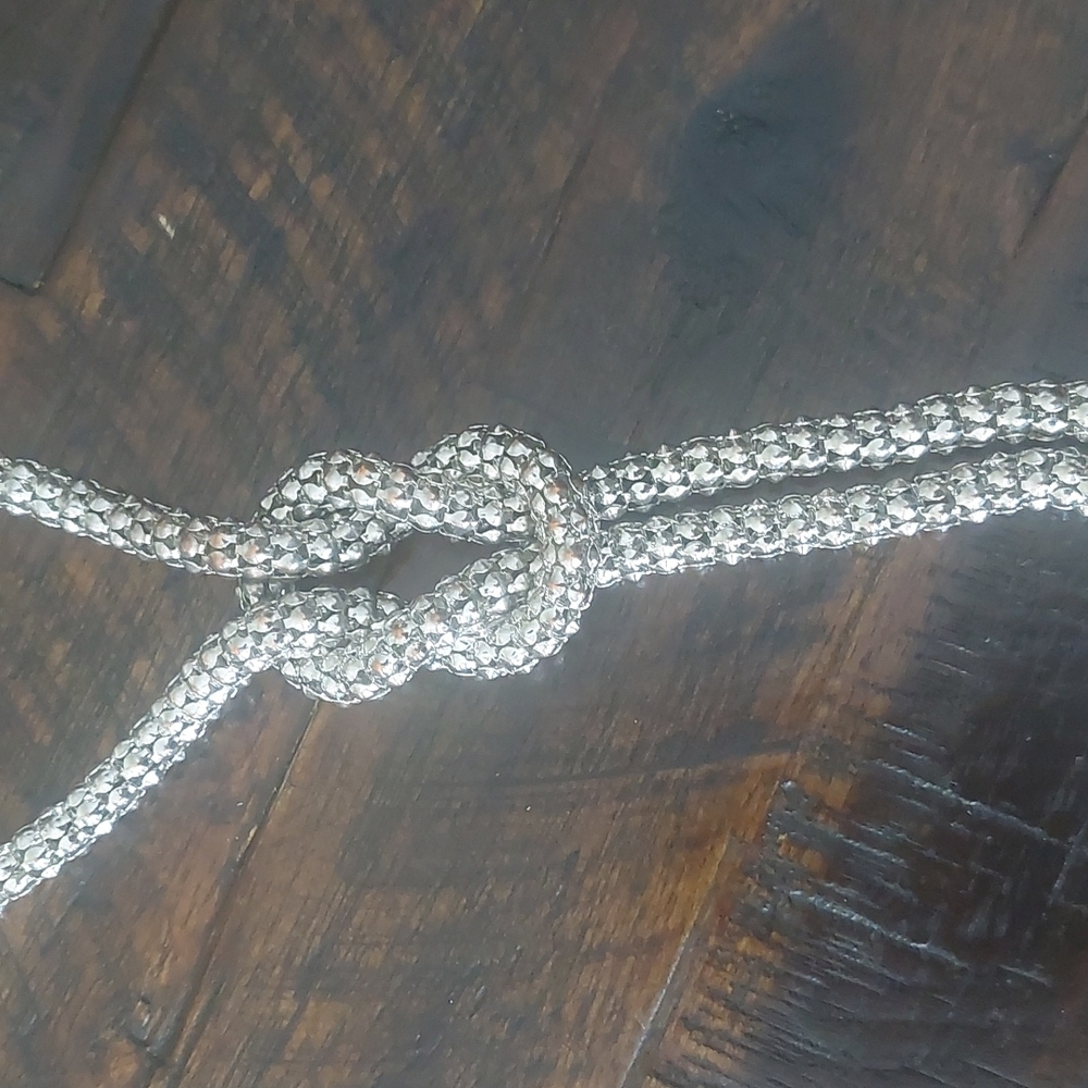 Necklace‎ - Picture 2 of 3